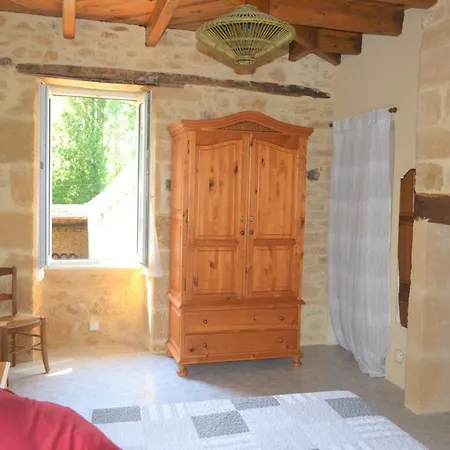 Gite 4 Personnes Le Castelat De Julienna Hotel Gourdon-en-quercy